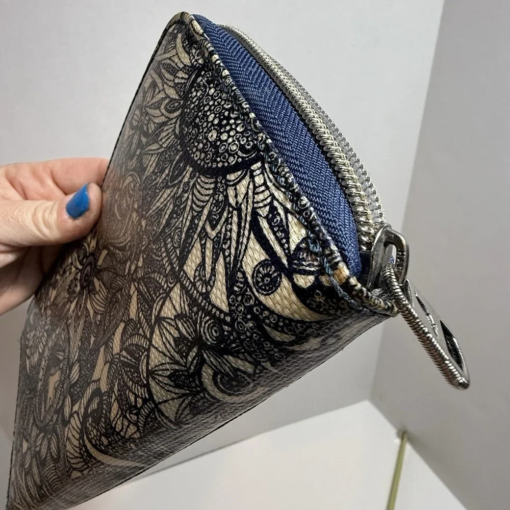 Sakroots Wallet Zip Clutch Coated‎ Canvas Artist Choice Navy Blue Floral